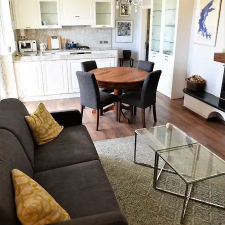 Red Malta - The Bijou Penthouse * St. Paul's Bay