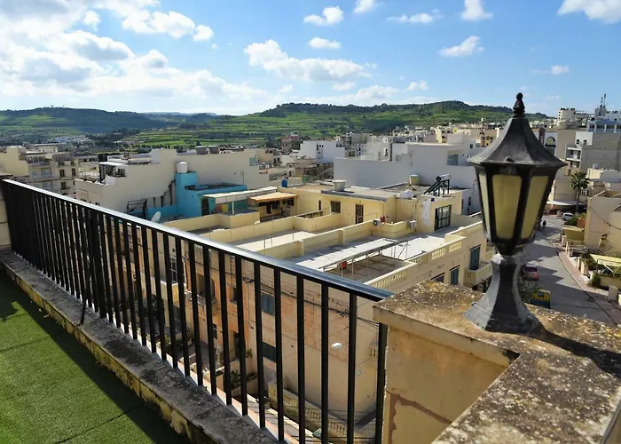 Red Malta - The Bijou Penthouse Apartment *